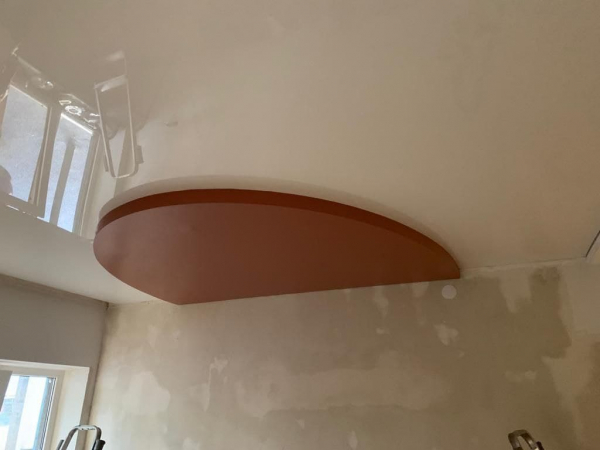 Потолок в 2 уровня