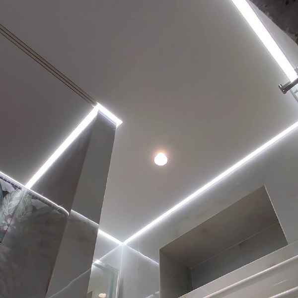 Фото потолка в ванной комнате