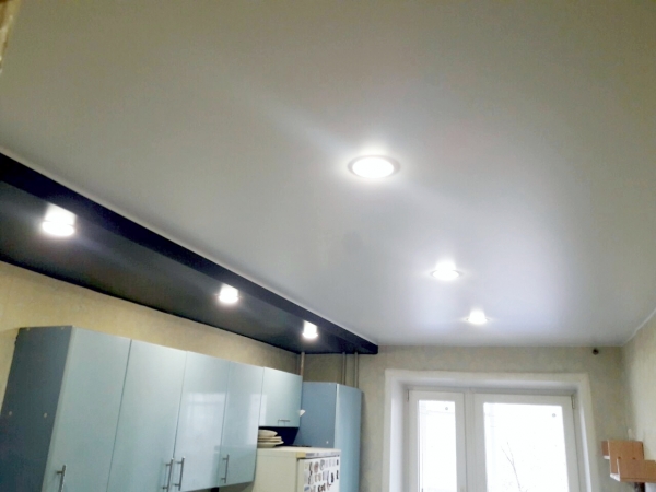 Двухуровневые натяжные потолки