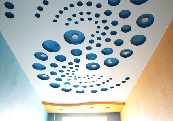 Пример резного натяжного потолка в детскую комнату